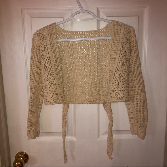 Crochet tie top. Great for the beach or going out. Beige - Picture 3 of 4